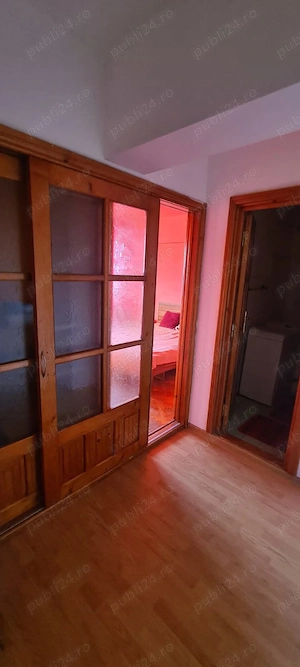 Apartament 2 camere la Lebada Z28, etaj 6 pe principala, vizavi de Kaufland, cu centrala - imagine 2