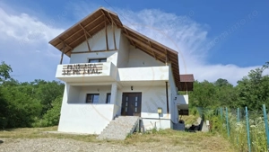 Casă-Pensiune Agroturistica spatioasa P+M Budeasa cu vedere la lac