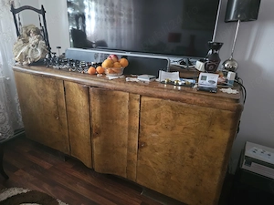Vand mobilier vechi dar in stare buna 