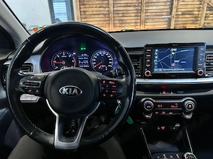 Kia Stonic 1.6 CRDi an an 2019 - imagine 8
