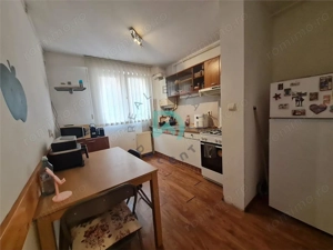 Apartament 3 camere Grivitei, intermediar, Brasov