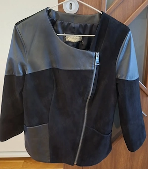 Geaca neagra de piele intoasa - imagine 2