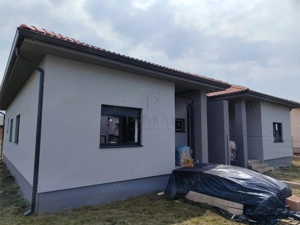 Duplex 4 camere - dormitor matrimonial - teren generos - imagine 2