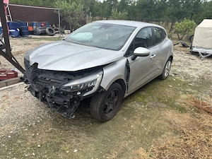 Renault clio avariat cu motor funcțional 1000 SCE - imagine 3