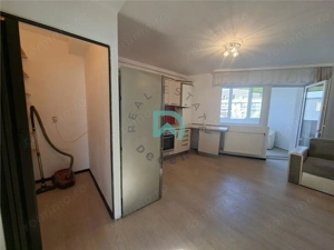 Apartament 2 camere  tip studio, Tractorul, intermediar, loc de parcare, etaj 1 - imagine 6