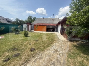 Casă spațioasă, 294 mp, 1.692 mp teren, garaj, terasă și grădină – Voinești - imagine 3
