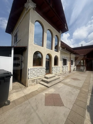 Casă spațioasă, 294 mp, 1.692 mp teren, garaj, terasă și grădină – Voinești - imagine 2