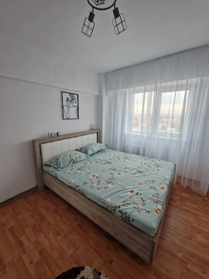 Închiriez apartament cu 4 camere în Rovine
