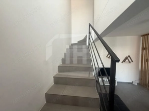 Apartament tip penthouse, 2 camere, terasa, parcare, zona strazii Paris - imagine 6
