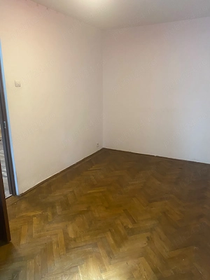 Apartament 2 camere de vanzare zona Scoala 8 - imagine 11