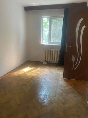 Apartament 2 camere de vanzare zona Scoala 8 - imagine 6