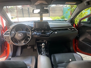 Vând Toyota C-HR 2.0 Hybrid 184 CP   Classy (vârful de gamă)   Ediție Limitată   Unic proprietar - imagine 4