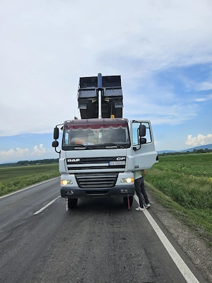 Vând autoutilitara DAF 8x4