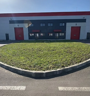 Servicii Spatii Verzi | Tuns gazon | Cosit iarba inalta | Intretinere periodica | Curatat vegetatie 