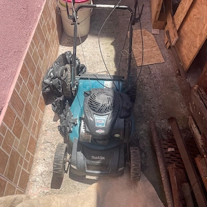 Mașină de tuns Makita