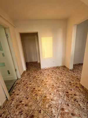 Apartment 3 camere,persoana fizica 77000 Euro - imagine 3