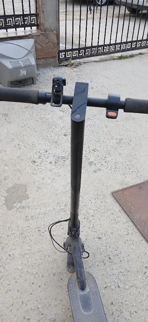 vând trotinetă electrică 
