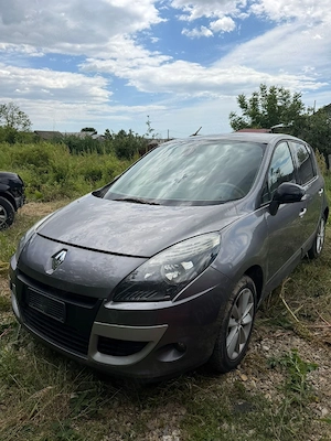 Dezmembrez Renault Scenic 1.5 dci - imagine 3