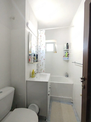 Apartament luminos și economic 56  m  ( Zona - Biserica Sf Epifanie, Spitalul CFR) - imagine 8