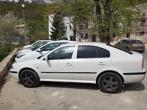 Skoda Octavia Tour 1.6 MPI Benzină   istoric complet, km reali, primul proprietar - imagine 10