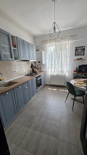Vand apartament cu 2 camere