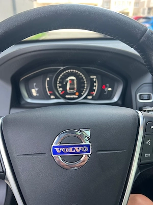 Vând Volvo XC60 an 2017,2.0 diesel.diesel. - imagine 2