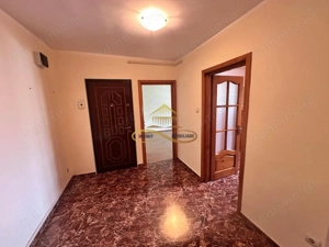 De vanzare apartament 2 camere decomandate Nord Bacau - imagine 12