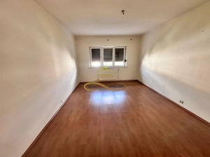 De vanzare apartament 2 camere decomandate Nord Bacau - imagine 2