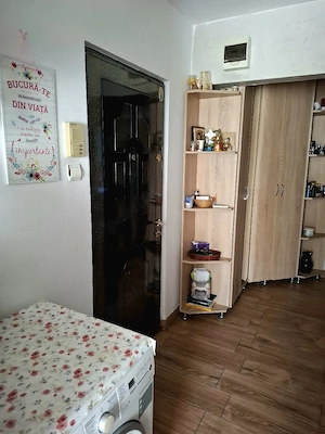 Proprietar vând apartament cu 3 camere, decomandat ,et.2,zona Lipovei.  - imagine 4