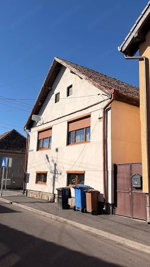 Casă individuală pe colț   2 ACCESE separate   Zonă Premium (Str. Rândunelelor)   Ideal Investiție  