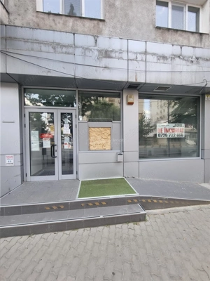 Spatiu comercial central  fost Sediu Banca Alphabank - imagine 2