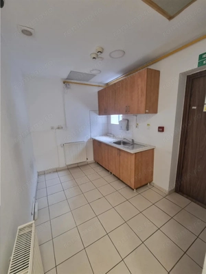 Spatiu comercial central  fost Sediu Banca Alphabank - imagine 7