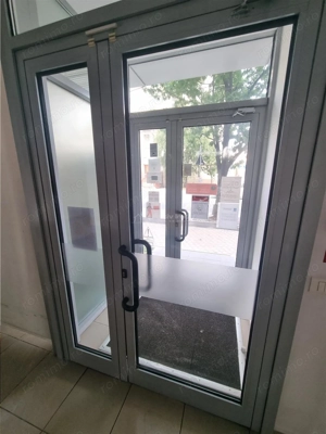 Spatiu comercial central  fost Sediu Banca Alphabank - imagine 11