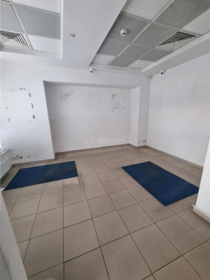 Spatiu comercial central  fost Sediu Banca Alphabank - imagine 10