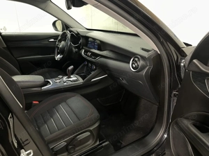 Alfa Romeo Stelvio - imagine 9