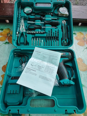 Mașină nouă de găurit cu accesorii incluse