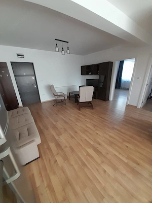 Închiriez apartament 2 dormitoare + living - imagine 2