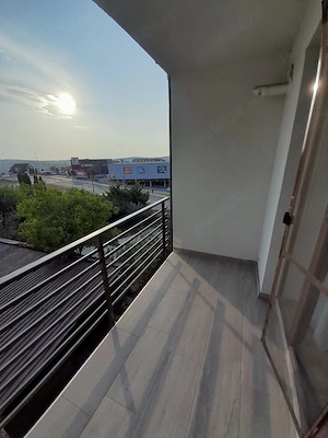 Închiriez apartament 2 dormitoare + living - imagine 8