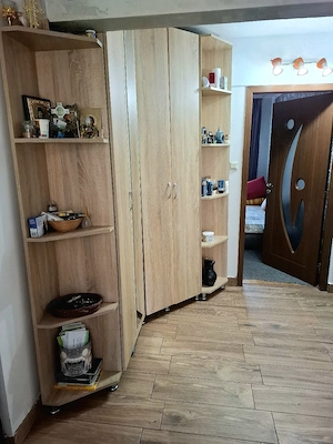Proprietar vând apartament cu 3 camere, decomandat ,et.2,zona Lipovei.  - imagine 2