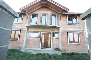 Proprietar vand casa la rosu Mosnita Noua - imagine 2