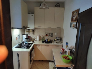 Vând apartament cu doua camere zona Bucium vizavi de pensiunea Novis  - imagine 7