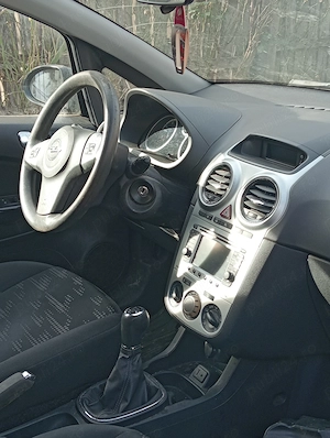 Opel CORSA D 2014,1.3 diesel,bluetooth,navigație,start stop,motor blocat...2000 euro disc! - imagine 4