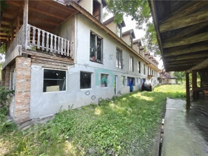 Cas #259; S #259;seasc #259;, zona Prim #259;riei, Ghimbav