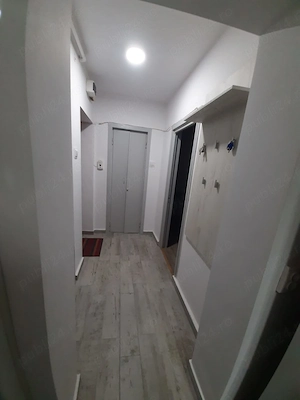 Vand apartament cu 3 camere in Cornisa, str. Argesului - imagine 3