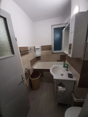 Vand apartament cu 3 camere in Cornisa, str. Argesului - imagine 2