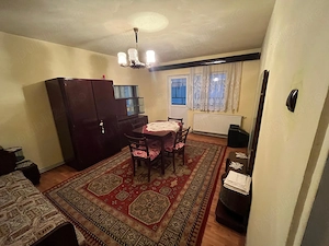 vand apartament 3 camere decomandat in Hunedoara