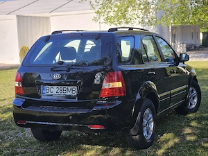Kia Sorento 2.5 CRDi 140 CP | An 2007 | EURO 4 | 4x4 (Opțiune Vânzare la Pachet   Schimburi Flotă) - imagine 4