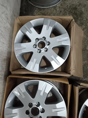 Set jante aliaj nou,prindere 6*114,3, et 30 ,17 inchi  originale Nissan,Renault - imagine 2