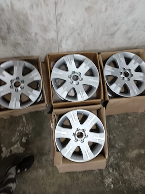 Set jante aliaj nou,prindere 6*114,3, et 30 ,17 inchi  originale Nissan,Renault - imagine 5