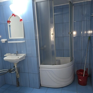 Proprietar inchiriez apartament o camera. - imagine 7